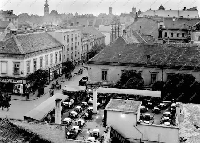 Városkép-életkép - Vendéglátás - Söröző a győri Lenin úton