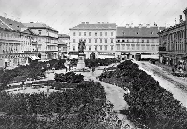 Városkép - Budapest - József nádor tér