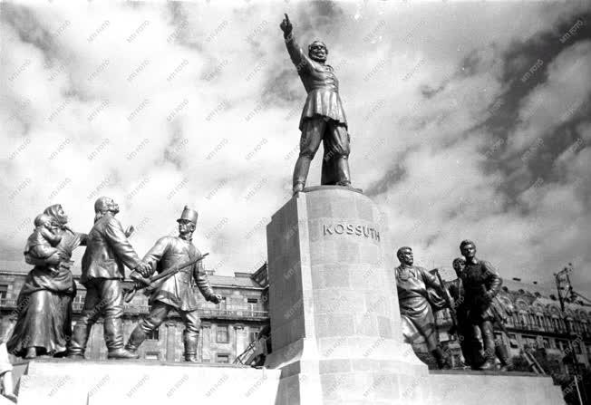 Ünnep - Kossuth Lajos születésének 150. évfordulója 