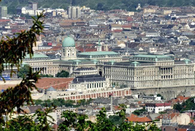 Városkép - Budapest - Budavári Palota látképe a Sváb-hegyrol