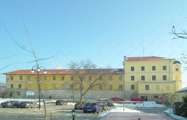 Márianosztra - Börtönépület