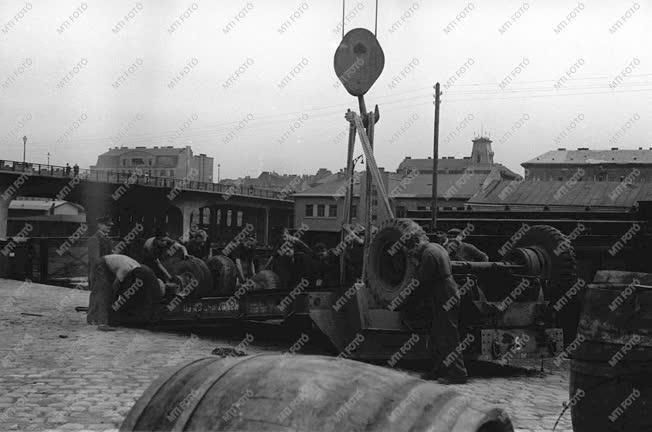 Kereskedelem - A Magyar Külforgalmi Rt. telephelye