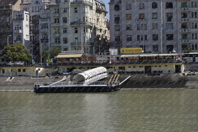 Vízi közlekedés - Budapest - Nemzetközi Hajóállomás