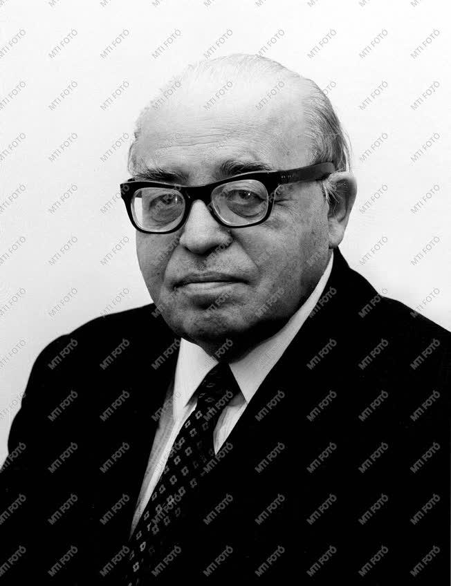 Dr. Radó Sándor