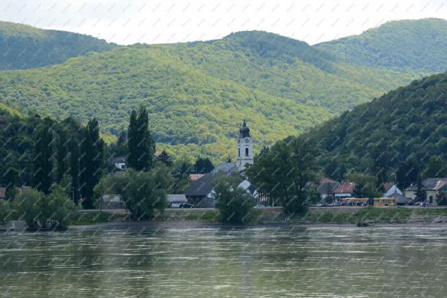 Városkép - Visegrád - Duna part