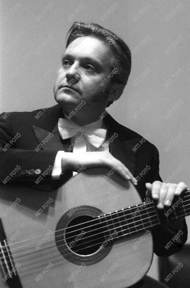 Szendrey-Karper László Liszt-díjas gitárművész
