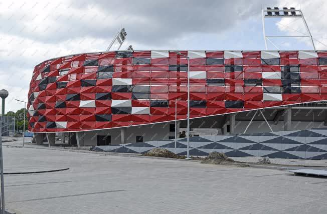 Építőipar - Budapest - Épül a Bozsik Stadion 