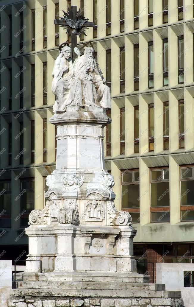 Köztéri szobor - Szeged - Szentháromság-szobor a Dóm téren