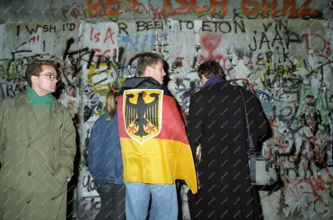 Külkapcsolat - Hétvége Kelet- és Nyugat-Berlin határán
