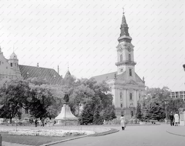 Városkép-életkép - Kecskemét  Fő tér