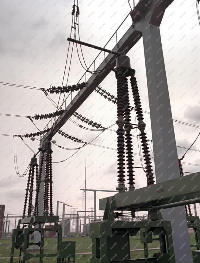 Energia - 400 KV-os villamos távvezeték Füzesabonynál 