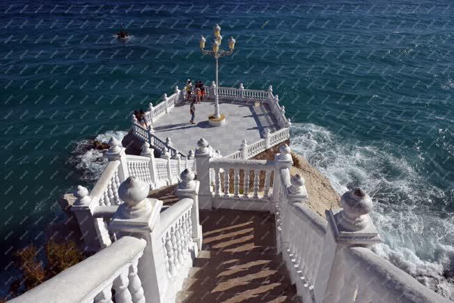 Turizmus - Benidorm - Mediterrán terasz