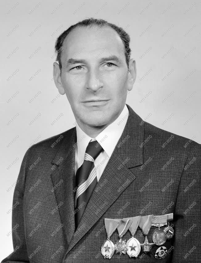 1975-ös Állami díjasok - Dr. Vajda György