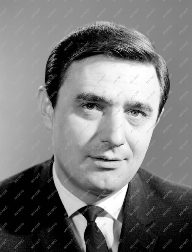 1975-ös Kossuth-díjasok - Avar István