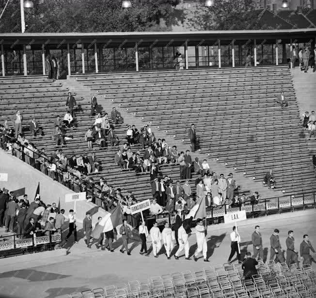 Sport - Súlyemelő Világ- és Európa-bajnokság Budapesten