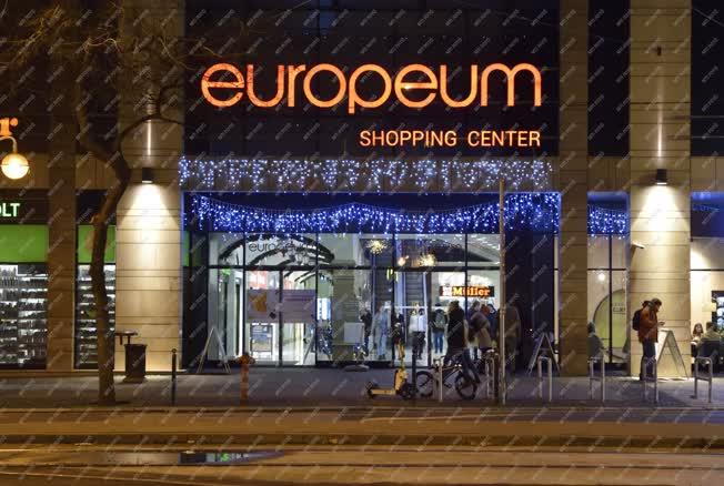 Kereskedelem - Budapest - Europeum Bevásárlóközpont
