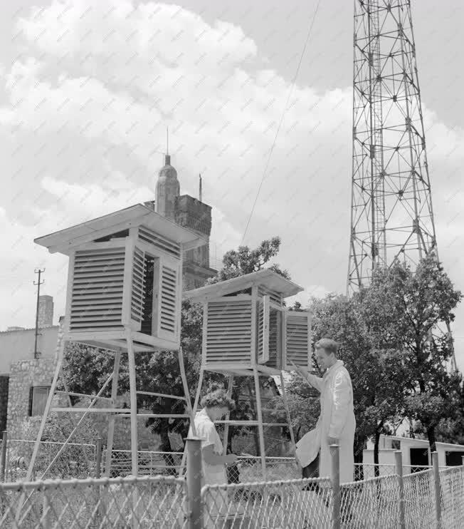Tudomány - Meteorológia - Obszervatórium a Misina tetőn