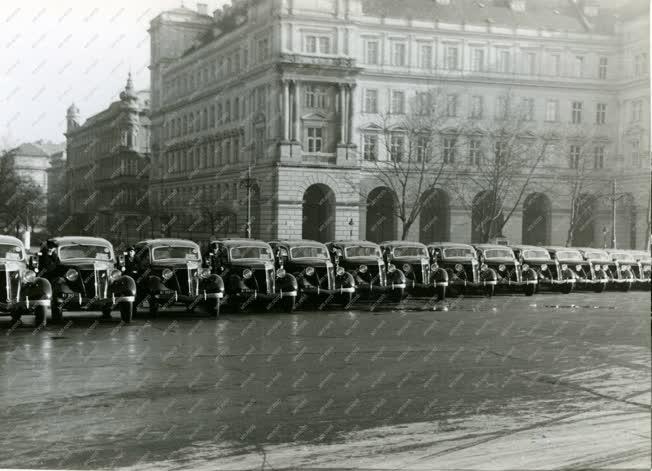 Közlekedés - Budapesti taxi története