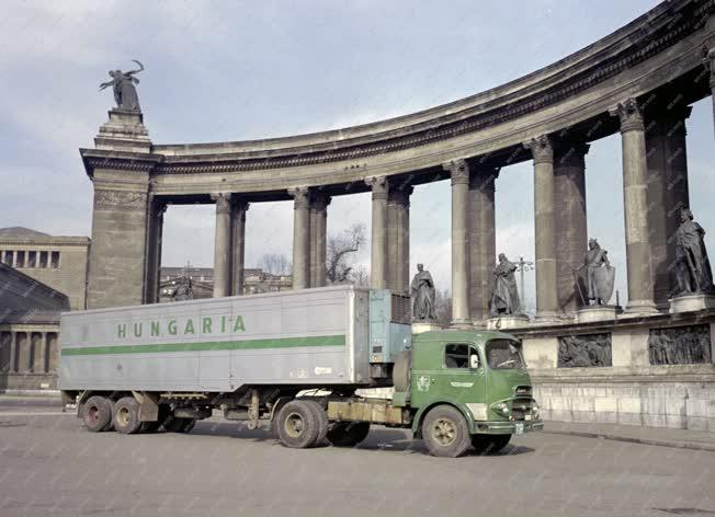 Közlekedés - Hungarocamion Vállalat