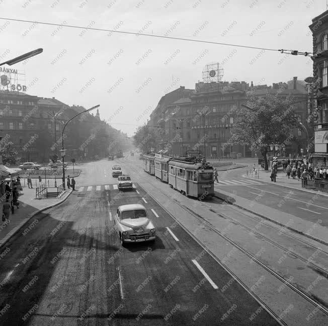 Városkép - Közlekedés - November 7. tér