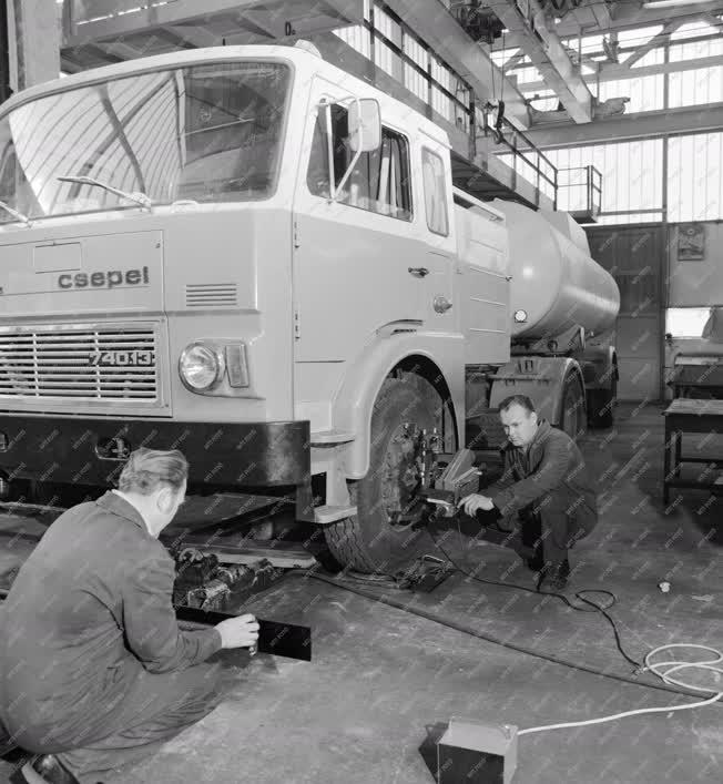 Ipar - Speciális teherjárművek a Csepel Autógyárban