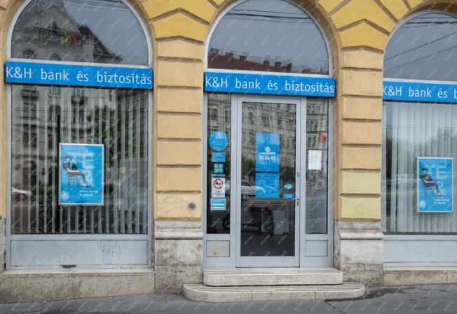 Pénzügy - Budapest - Kereskedelmi és Hitelbank fiók