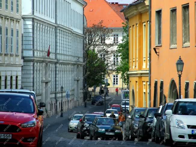 Városkép - Budapest - Az Országház utca a budai Várban
