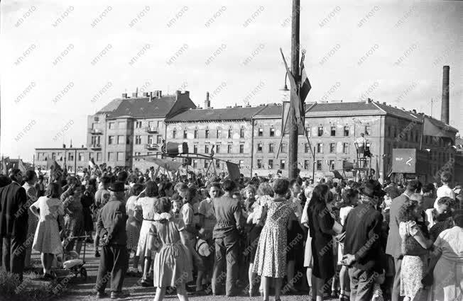 Gyermek - Róbert Károly körúti játszótér felavatása