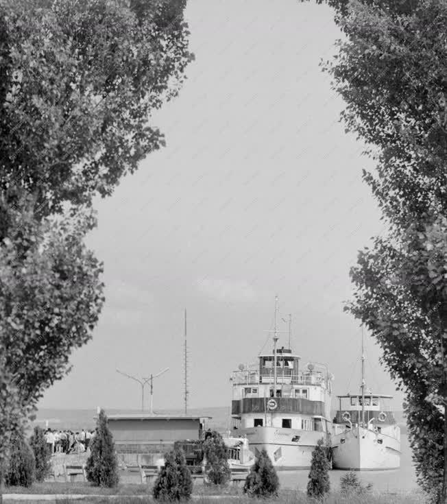 Közlekedés - A badacsonyi kikötő