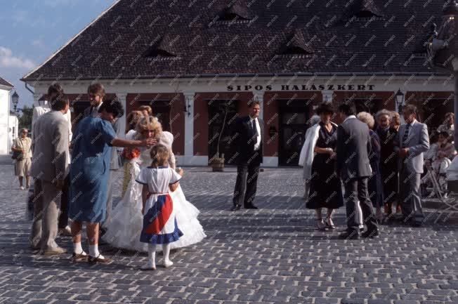 Városkép - Vendéglátás - A Sipos Halászkert Óbudán