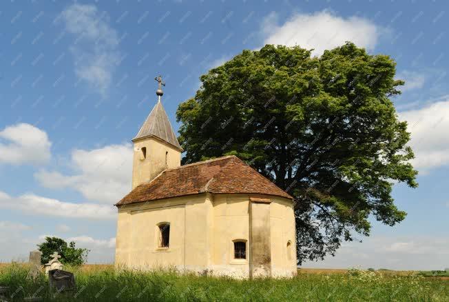 Dobronhegy - Szent Ilona-kápolna