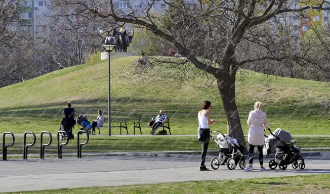 Városkép - Szabadidő - Budapest - Tavasz a Bikás parkban