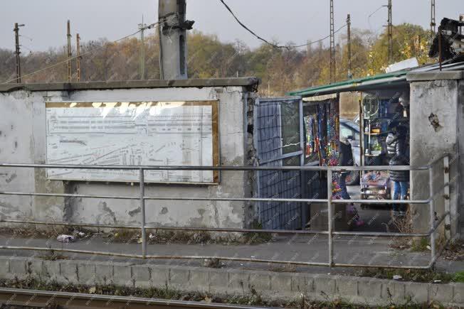 Kereskedelem - Budapest - Kínai piac a Kőbányai úton