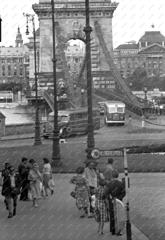 Városkép - Közlekedés - Budapest - Clark Ádám tér