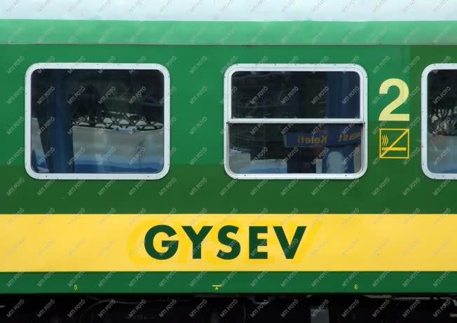 Közlekedés - Budapest - A GYSEV vasúti kocsija