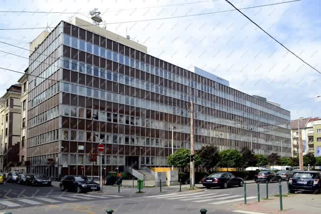 Épület - Budapest - A NIIFI és az MTA SZTAKI  épülete