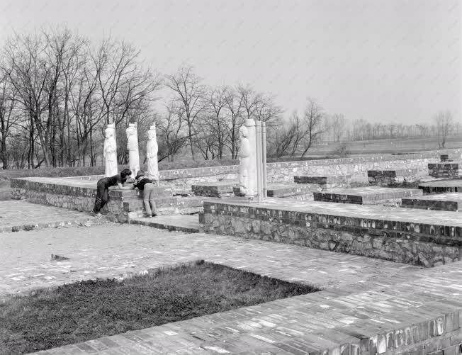 Kultúra - Múzeum - Az ópusztaszeri Nemzeti Történeti Emlékpark