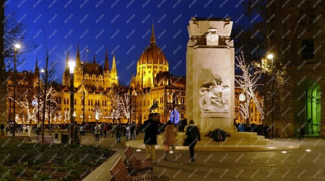 Városkép - Budapest - Nemzeti Vértanúk emlékműve