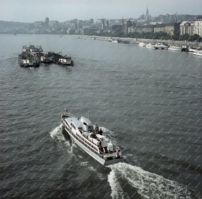 Közlekedés - Hajóforgalom a Dunán