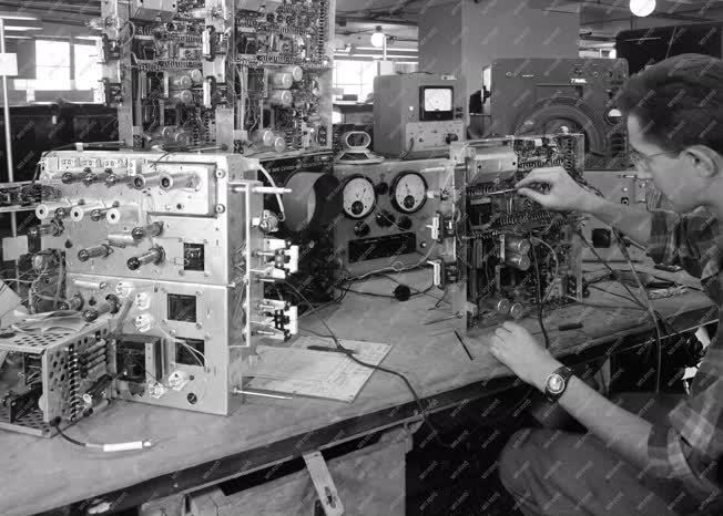 Elektronikai ipar - Nyomtatott áramkörös készülékek az Orionnál