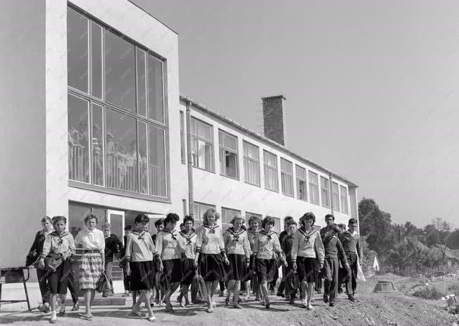 Oktatás - Új 12 évfolyamos iskola létesült Kisterenyén