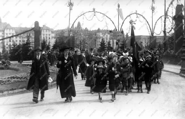 Ünnep - Május elseje 1919-ben