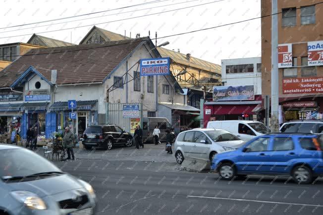 Kereskedelem - Budapest - Kínai piac a Kőbányai úton