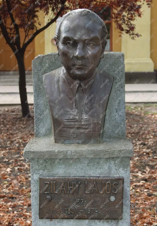 Köztéri szobor - Nagyszalonta - Zilahy Lajos mellszobra