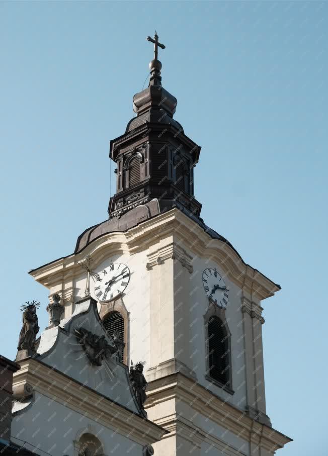 Egyház  - Gyöngyös - Sarlós Boldogasszony Ferences templom