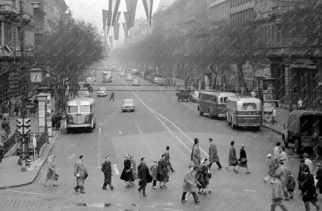 Városkép - Budapest - Népköztársaság útja