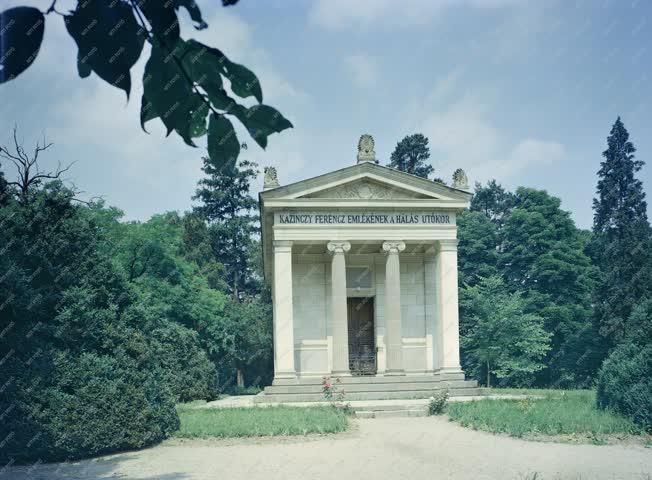 Kultúra - Kazinczy Ferenc széphalmi mauzóleuma