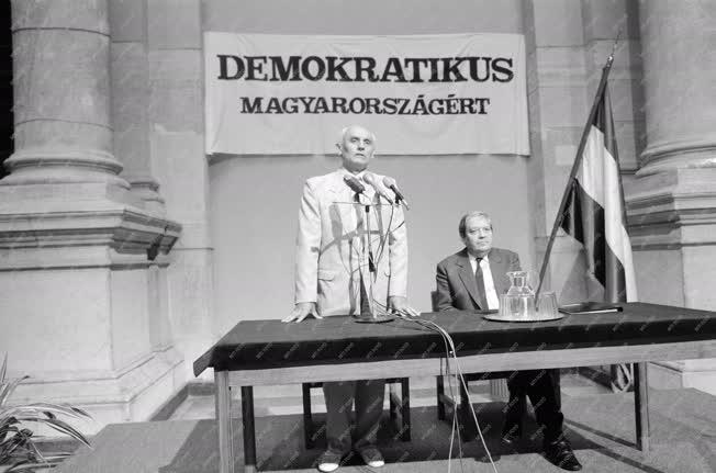 Belpolitika - A Demokratikus Magyarországért Mozgalom megalakulása