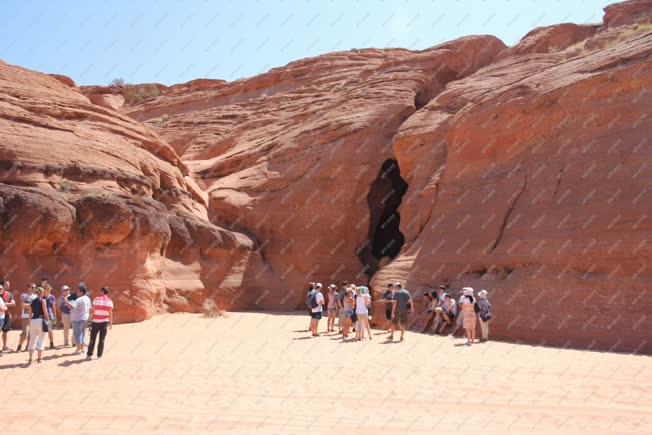 Természet - Turisták az Antilop-kanyonban