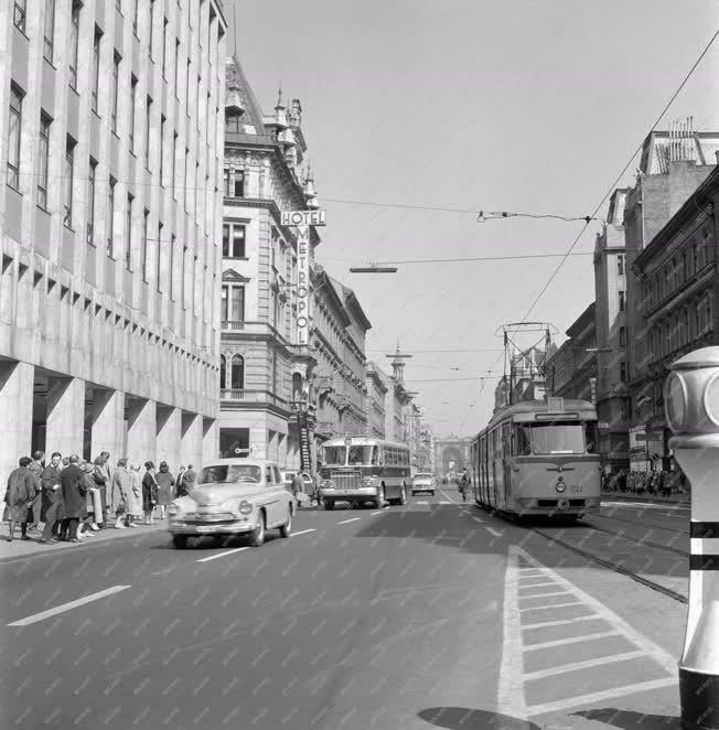 Városkép - Budapest - Forgalom a Rákóczi úton